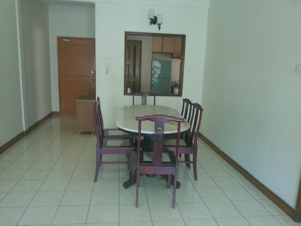 Homestay Marina Court Kota Kinabalu Room photo